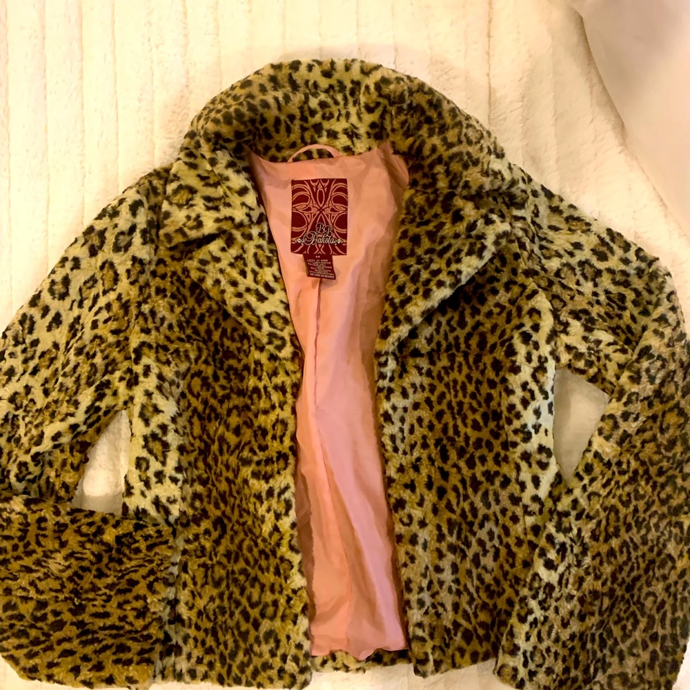 Fun leopard print faux fur jacket!